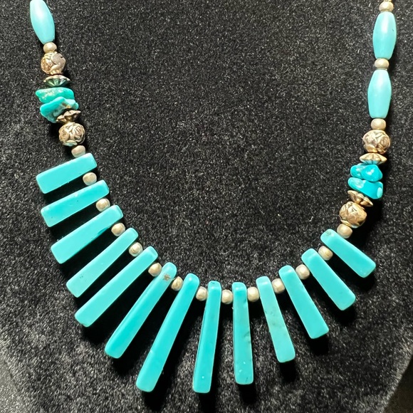 Beautiful Turquoise Silver necklace - Picture 2 of 13